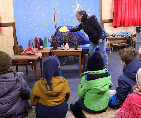 Kostenlose Mitmachangebote für Kitas und Grundschulen auf dem Wolfsburger Weihnachtsmarkt