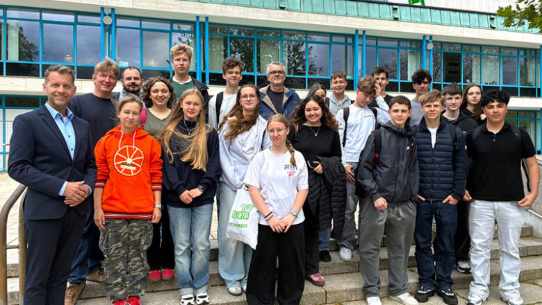Schüler aus Warschau im Rathaus empfangen