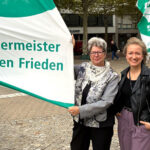 Flaggen zum Weltfriedenstag gehisst