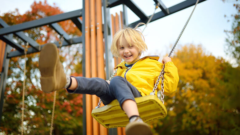 Neue Stufenanlage für Spielplatz Bodenlos