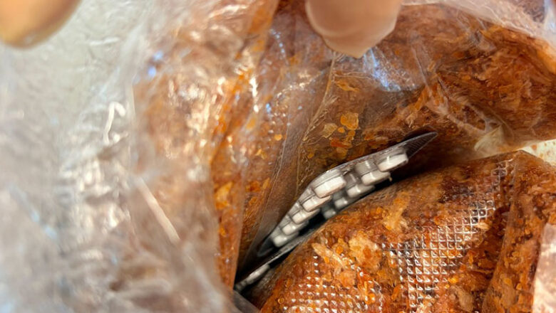 760 versteckte Tabletten in einer Geschenksendung am Zollamt Wolfsburg festgestellt