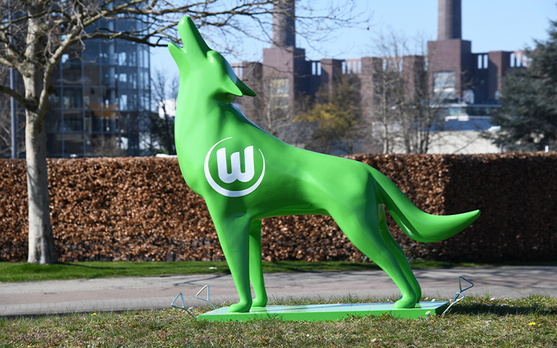 Im Jahr 2020 wurden Zäune und Hecken entlang des Mittelstreifens sowie im Randbereich angelegt, um Fans von Fußballspielen über die Berliner Brücke zu lenken.