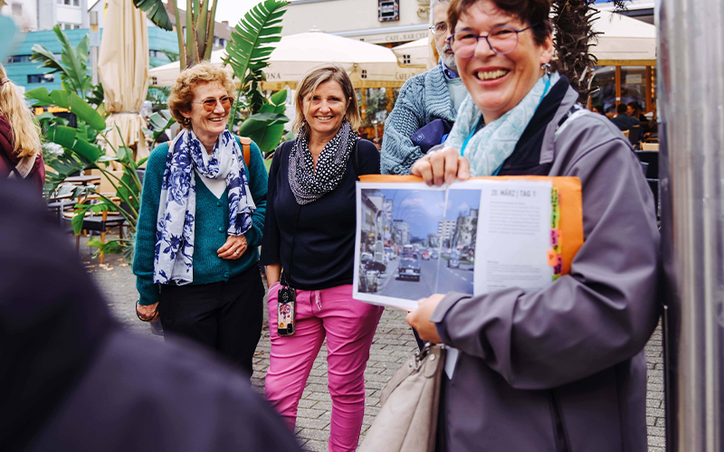 Wolfsburgs schönste Seiten entdecken und anderen präsentieren – dafür sucht die Wolfsburg Wirtschaft und Marketing GmbH (WMG) motivierte Persönlichkeiten, die als freiberufliche Gästeführerinnen und Gästeführer anderen Wolfsburg näherbringen möchten.