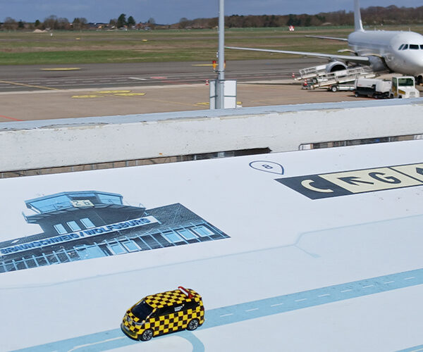 Limitiertes Sondermodell VW ID Buzz „Follow me“ vom Flughafen Brauschweig-Wolfsburg im Maßstab 1:87