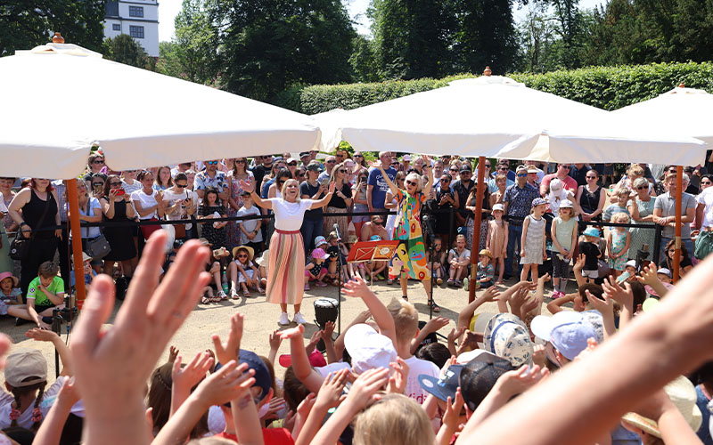Vom 13. bis 15. Juni stehen Musik-Acts von Funk über Balkan-Pop bis Afro-Beats und Kinderhits auf der Sommerbühne.