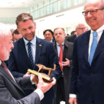 Brasilianischer Präsident Luiz Inácio Lula da Silva trägt sich ins Goldene Buch der Stadt ein