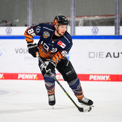 Top-Stürmer Tyler Morley wird erneut ein Grizzly