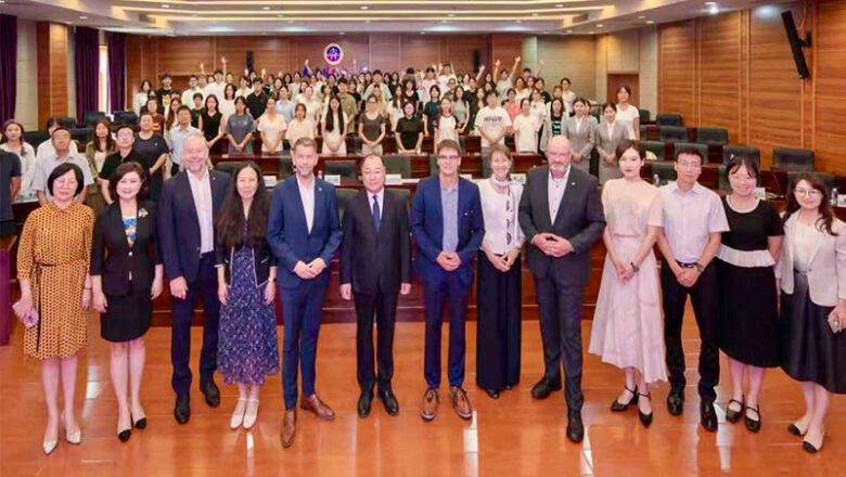Delegation aus Wolfsburg in China