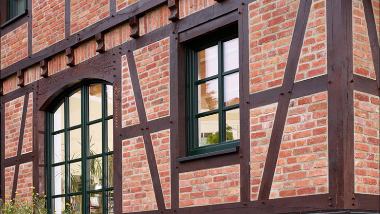 Individuelle Altbausanierung mit modernen Kunststofffenstern