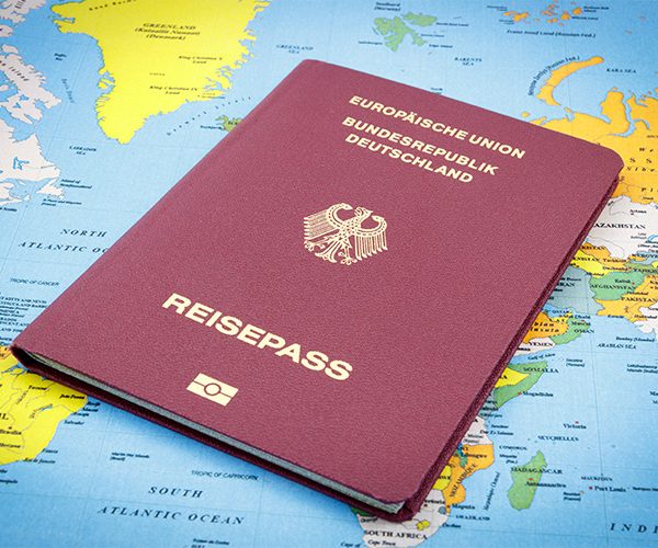 Britischer Humor trifft Reiselust – The Joys of Travel