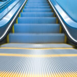 Aufzug und Rolltreppen werden ausgetauscht